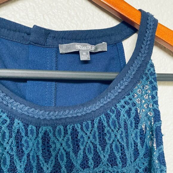 Miss Me Boho Sheer Lace Open Back Top M - Picture 3 of 4